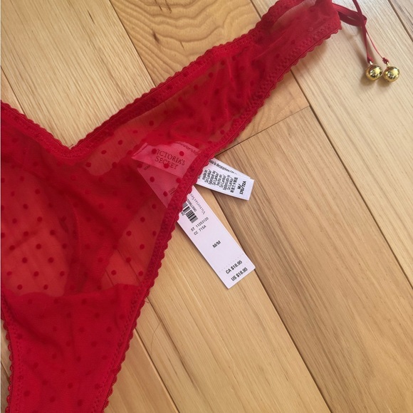 Victoria’s Secret Very Sexy Tease Christmas Red Jingle Thong Panty - Size Medium - Picture 2 of 6